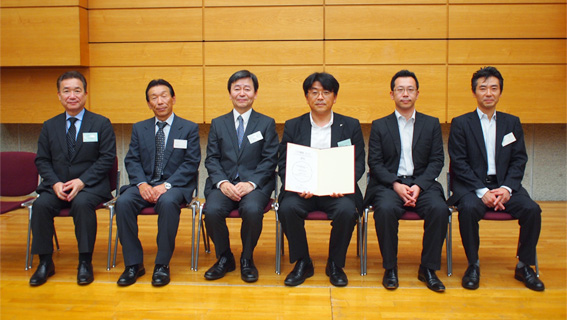 CM選奨2013優秀賞を受賞した、武田薬品湘南研究所プロジェクトチーム
